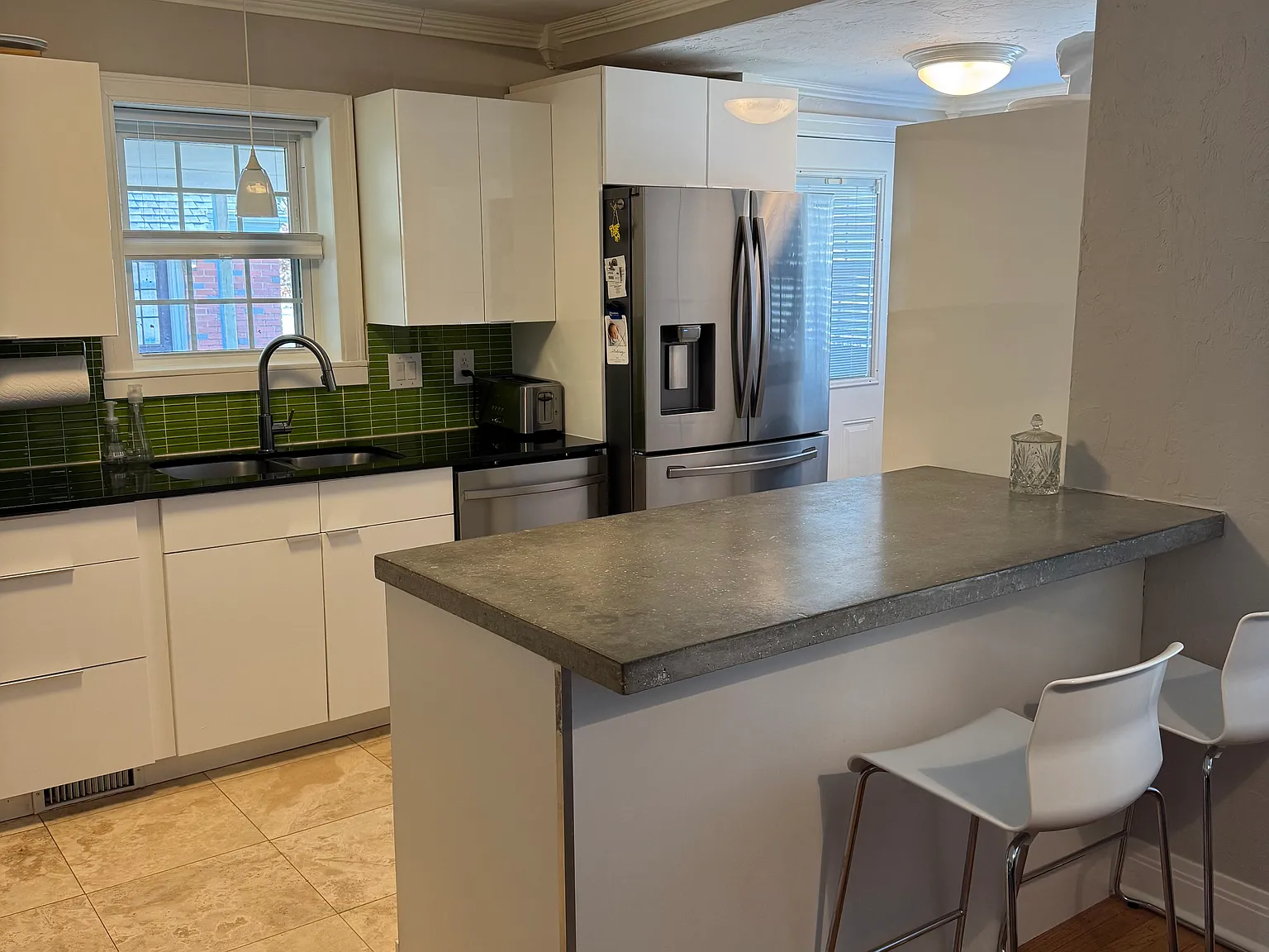 3 bed, 1474 sqft, $2,200 — Photo 2