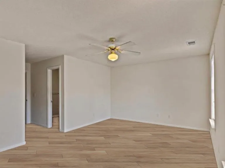 8 Sweetland Ct — Photo 12