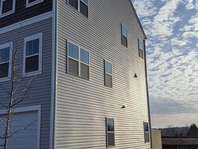 224 Parkland Dr — Photo 16