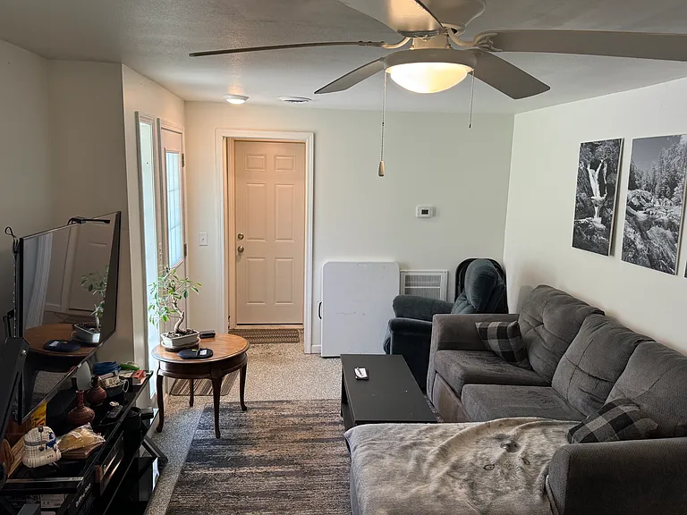 220 W Williams St — Photo 15