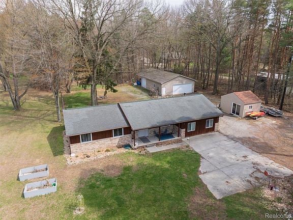 4th image of 8639 Stone Rd