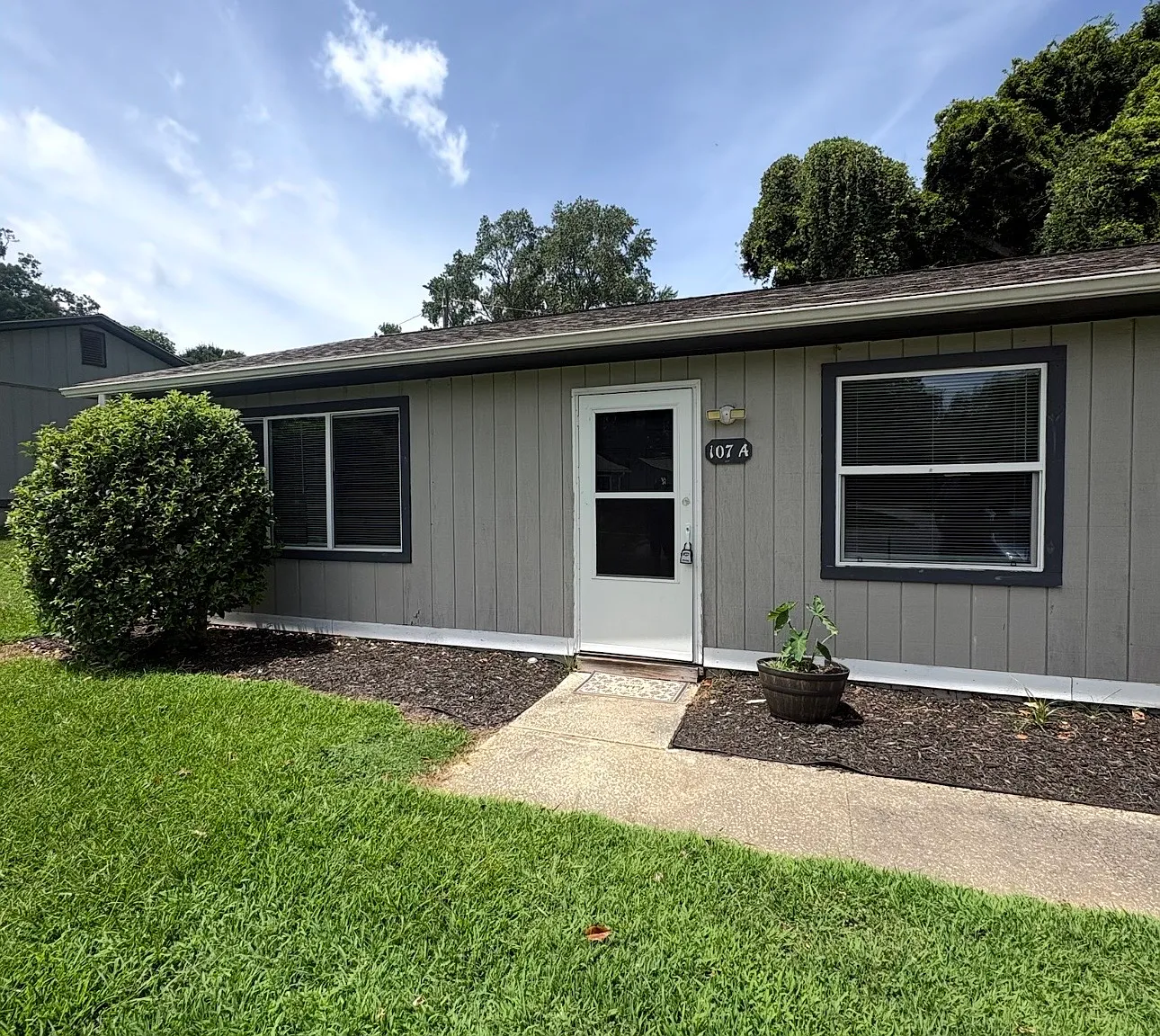 2 bed, 850 sqft, $825 — Photo 1