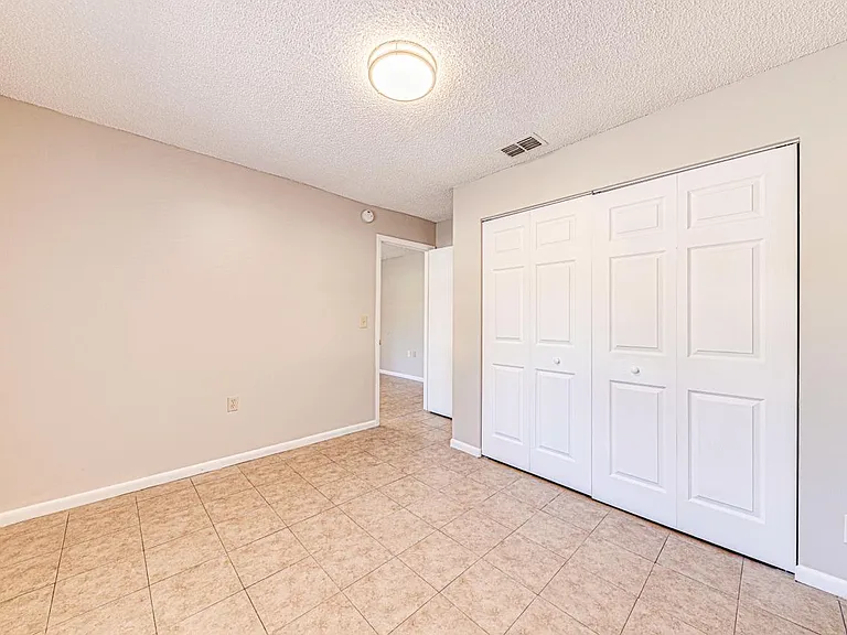 415 NE 11th Ave #1 — Photo 4