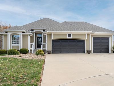 109 N Eastglen Dr, Raymore, MO, 64083