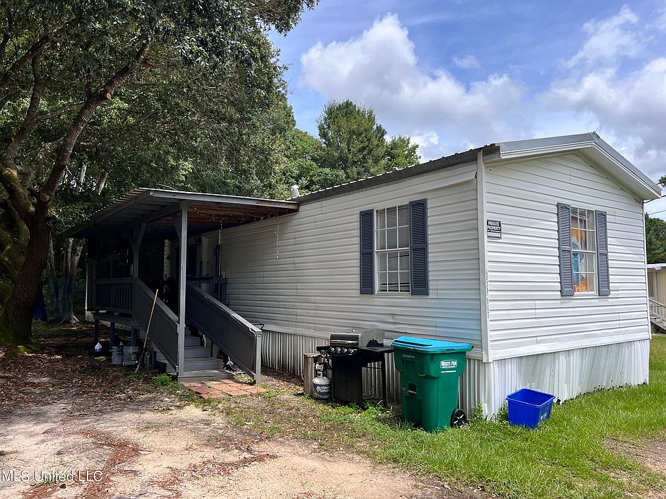 1st image of 1820 Broadmoor Dr