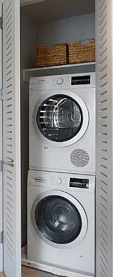 Rented by Manhattan Realty Group | media 28