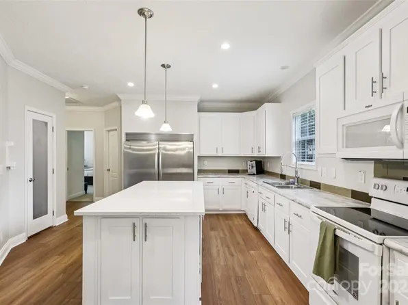 1593 Bloomfield Rd, Rock Hill, SC 29732