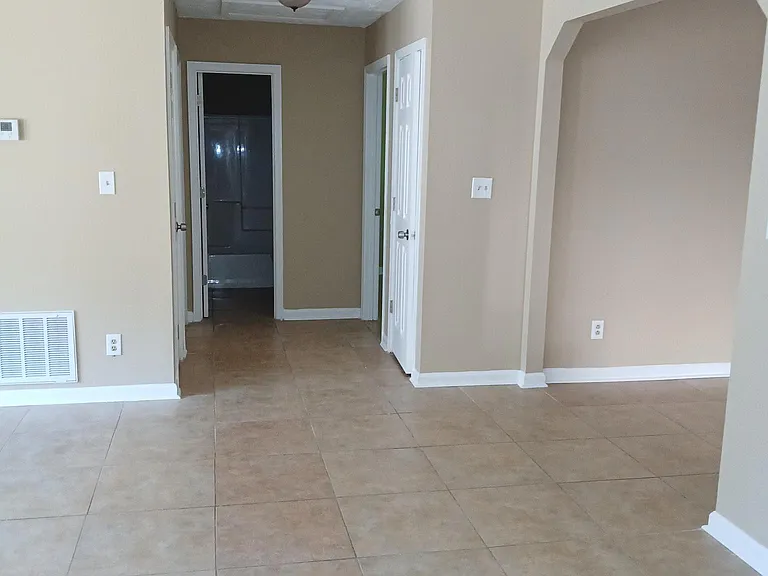 194 Antebellum Ct — Photo 10