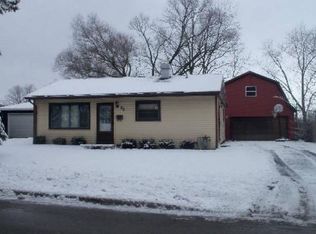 60 Wren Rd, Carpentersville, IL 60110