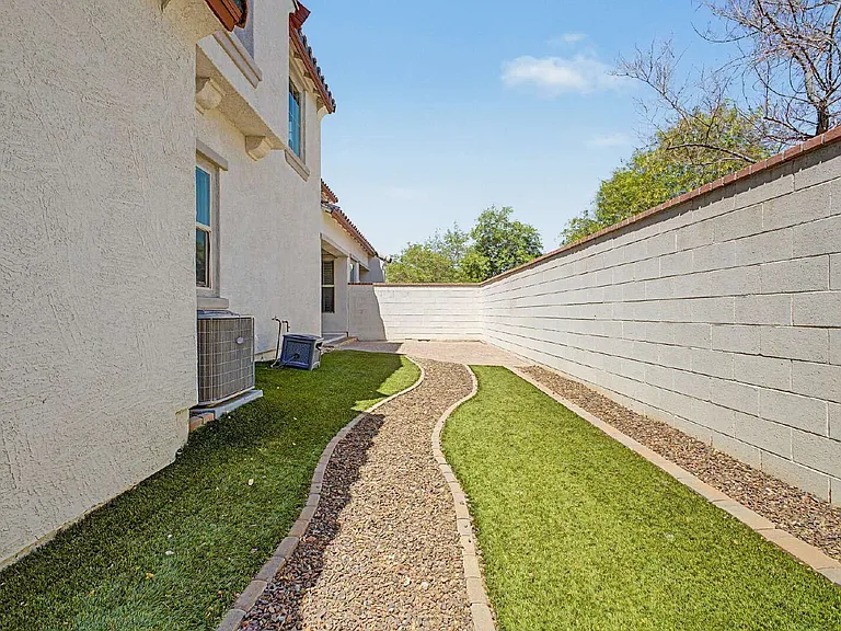 20515 W Maiden Ln — Photo 41