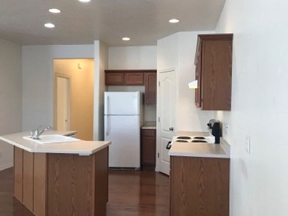 5th image of 175 New Hampshire Way
