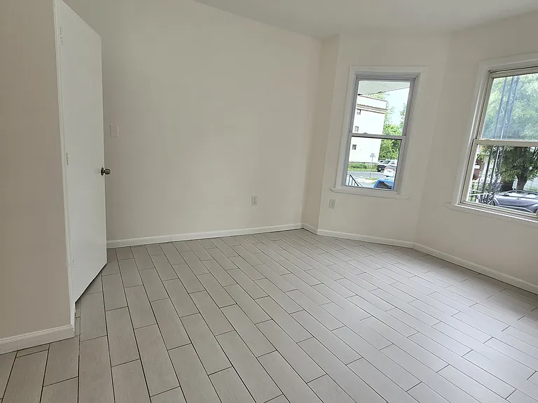 79 Eaton Pl #1 — Photo 2