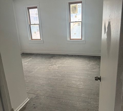 3rd image of 700 Grant St APT 6