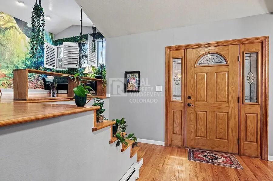 6 bed, 3.0 bath, 3215 sqft, $3,400 — Photo 3