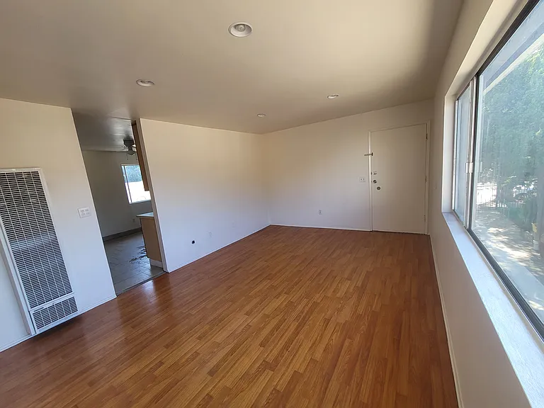 1038 N Ridgewood Pl #4 — Photo 19