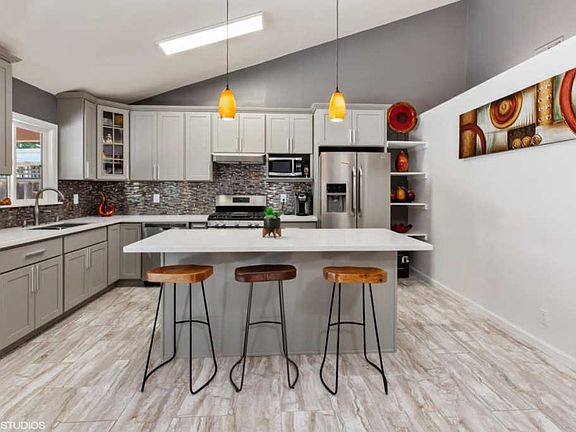 4th image of 275 Cresta Vista Way