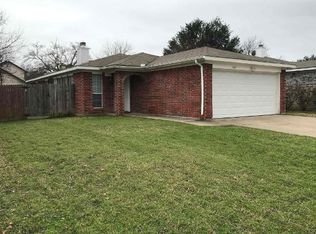 1433 Yorkshire St, Fort Worth, TX 76134