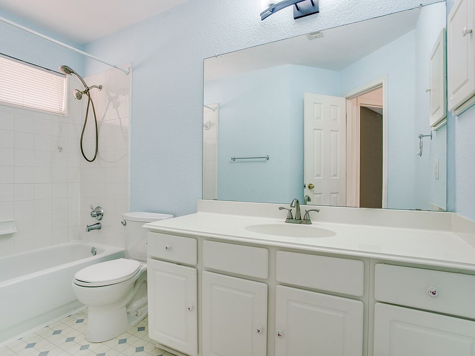 1st image of 3021 Sawtooth Dr