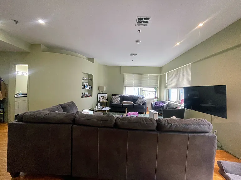 15 East End Lofts — Photo 10