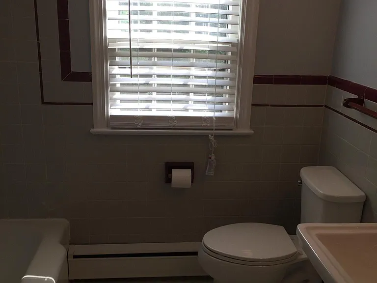 305 W Leicester St — Photo 10