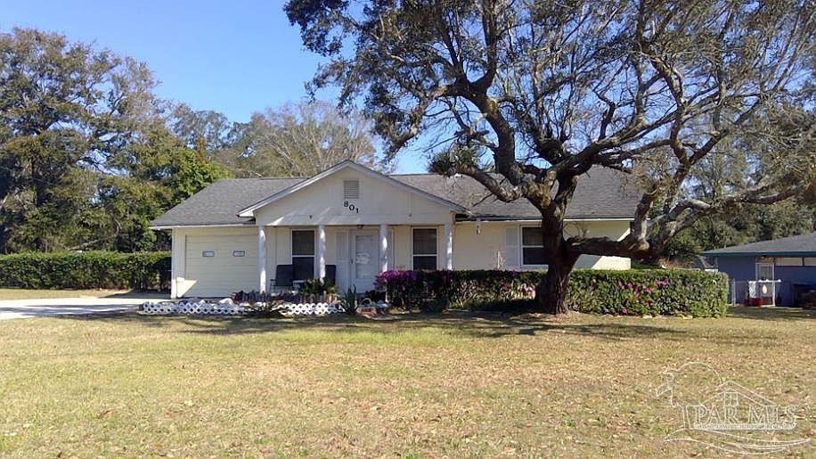 1st image of 801 Lagoon Dr