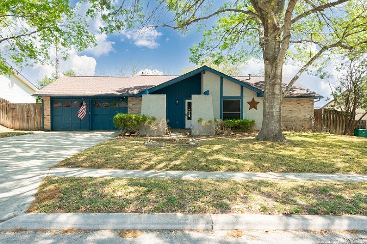 1st image of 11420 Golden Oak Trl