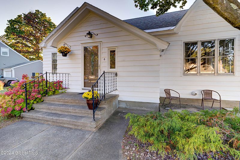 2nd image of 6 Colonial Drive