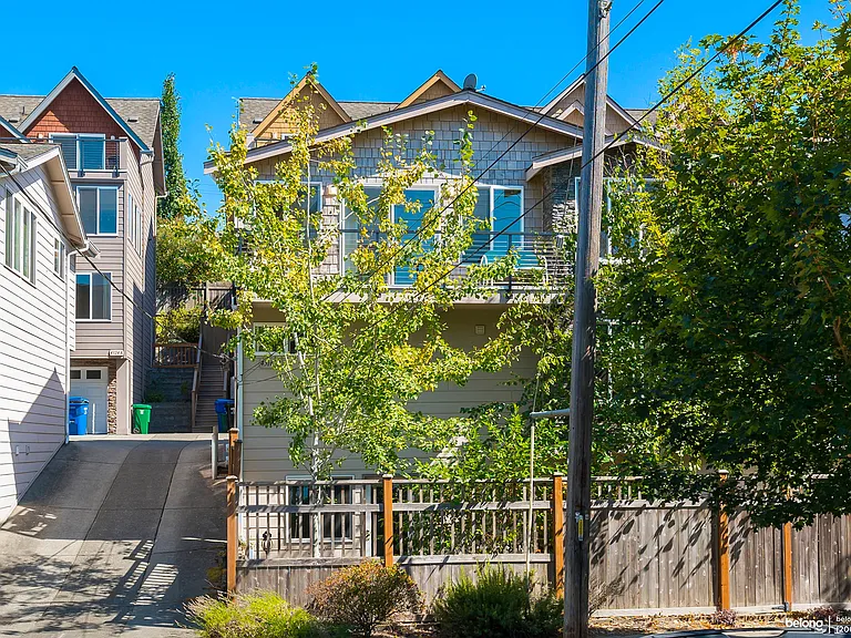 4316 Greenwood Ave N #B — Photo 2