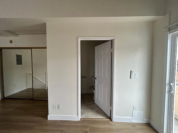 5th image of 10441 McVine Ave #12