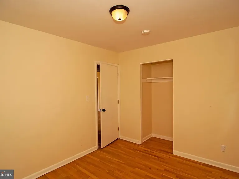 214 N Bradford St — Photo 12
