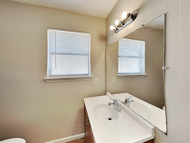 1289 Knoll Ct NW — Photo 8