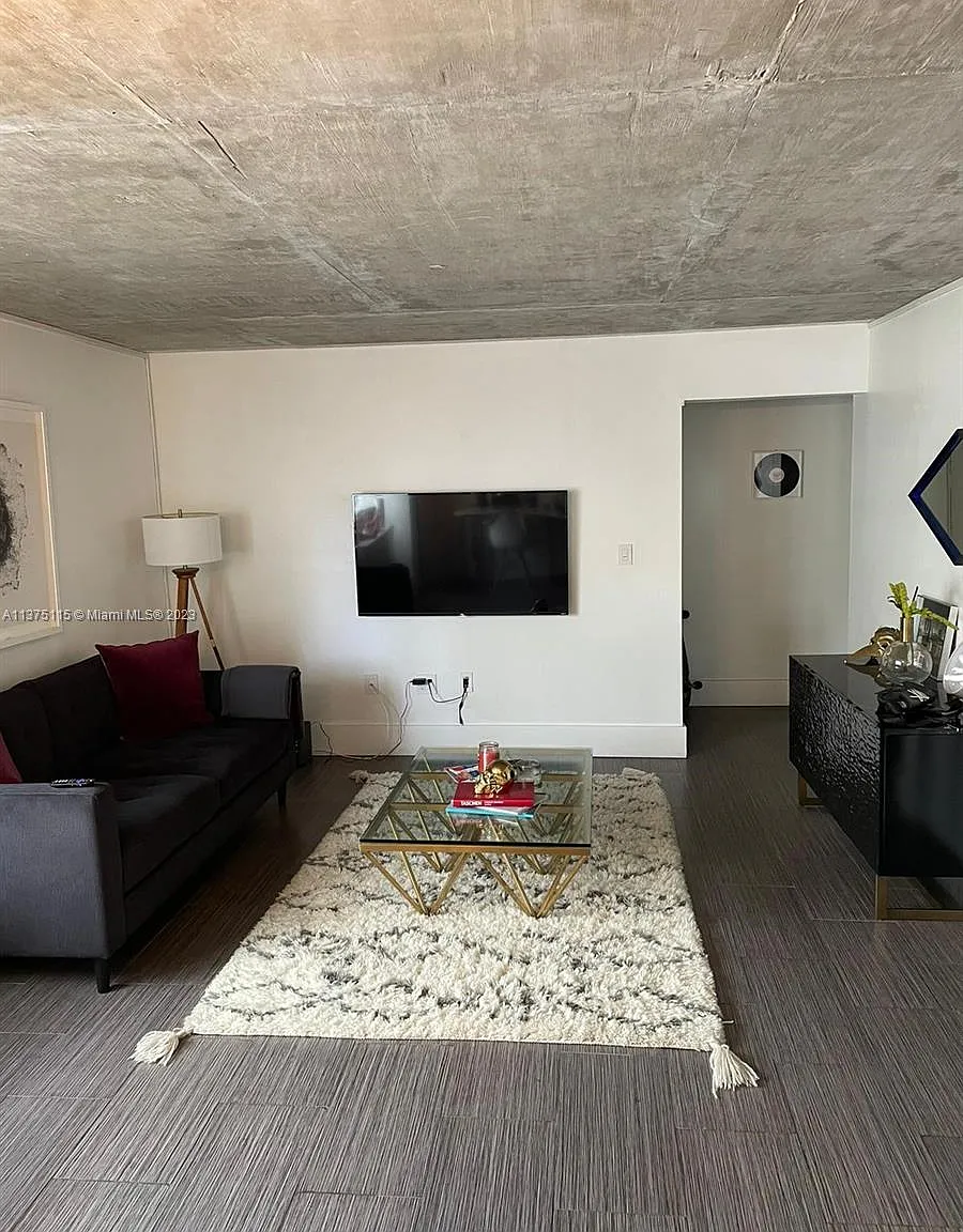 Hibiscus South Condo — Photo 4