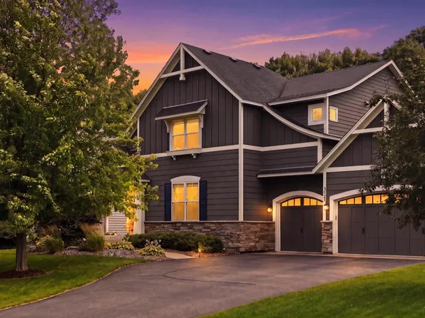 3025 Fairway Dr, Chaska, MN 55318