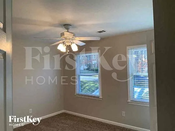 1520 Maplewood Ct — Photo 7