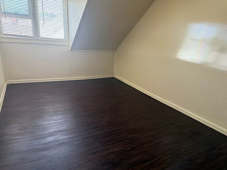 2717 W Gardner Ave — Photo 9