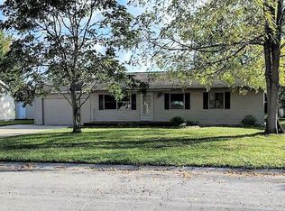 303 Jefferson St, Wapakoneta, OH 45895