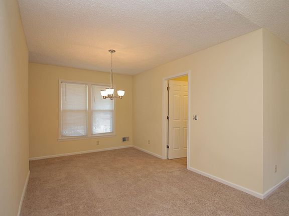 4th image of 529 Vega Dr
