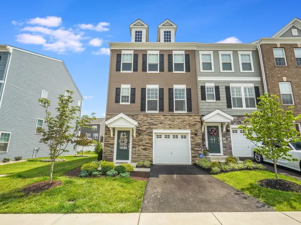 10573 Waterbury Woods Way, Manassas, VA 20112