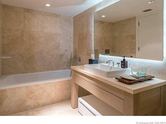 3rd image of 102 24th St APT 914