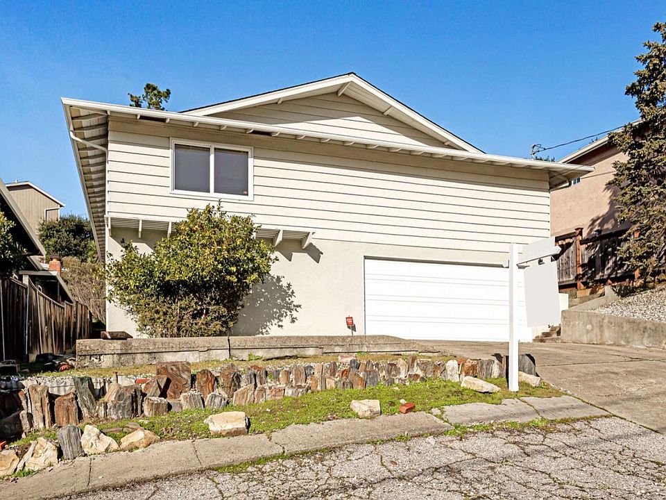 1st image of 2704 Barclay Way