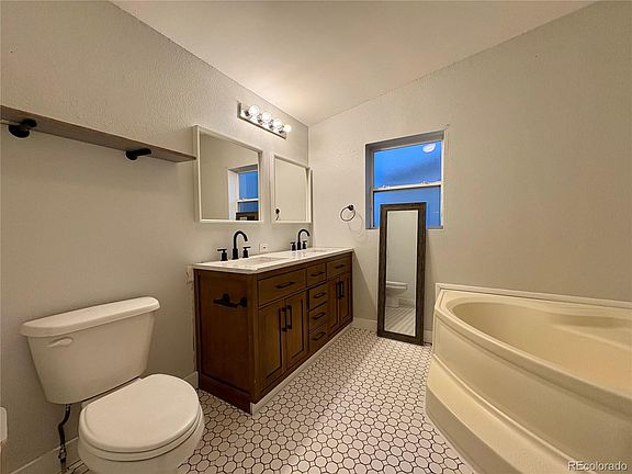 5th image of 8383 Kearney Street