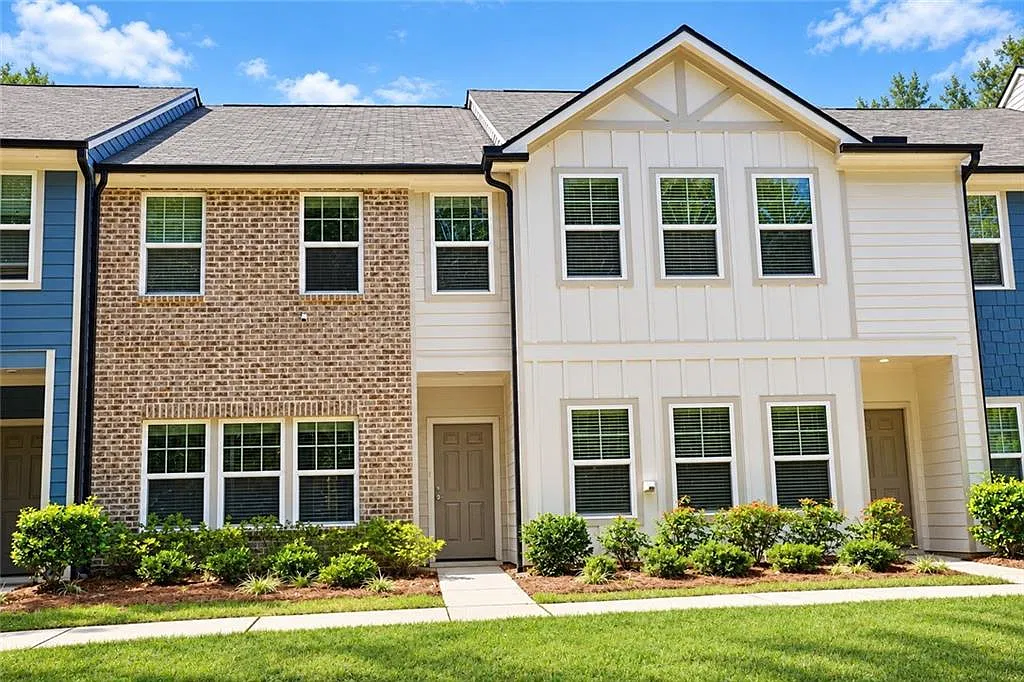 3 bed, 2.5 bath, 1582 sqft, $2,200 — Photo 1