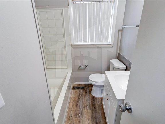 5th image of 4621 Woodcroft Ave