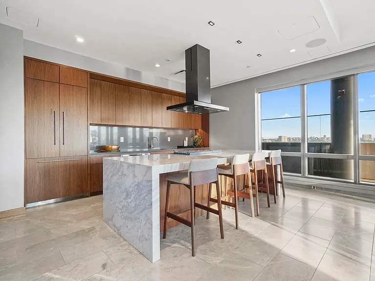 75 Park Ln S #303 — Photo 18