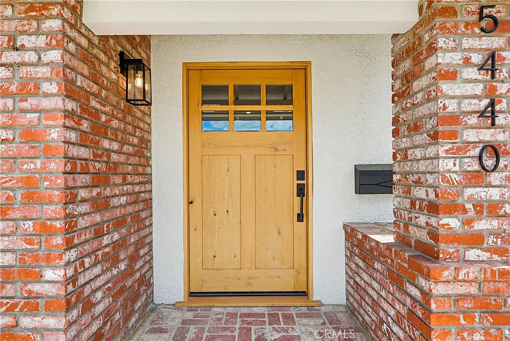 4 bed, 2291 sqft, $10,000 — Photo 4