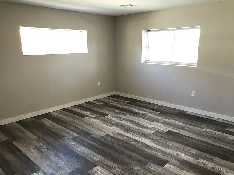 405 E Smith St #101 — Photo 2