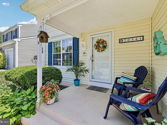 4th image of 20541 Neerwinder St