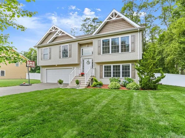 106 Harvest Lane, Milford, CT 06461