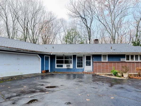 3 Oakridge Rd, Holden, MA 01520