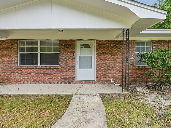 4th image of 90 Andrews Ave